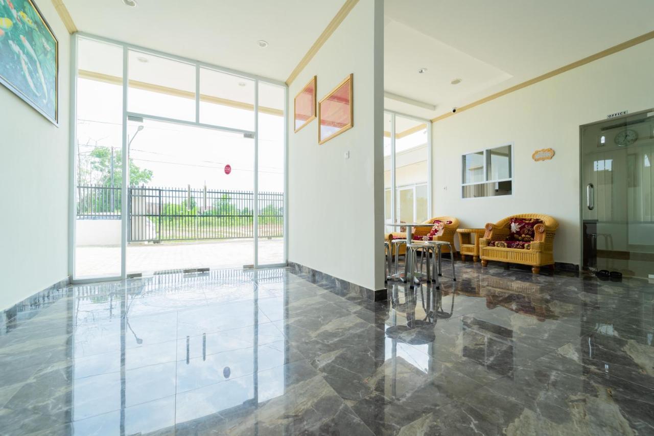 Отель Reddoorz Near Griya Agung Palembang Talang Kelapa Экстерьер фото